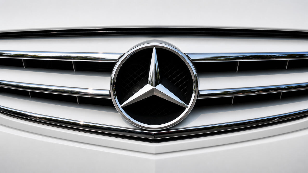 2013 Mercedes Grill 2013 Mercedes Grill